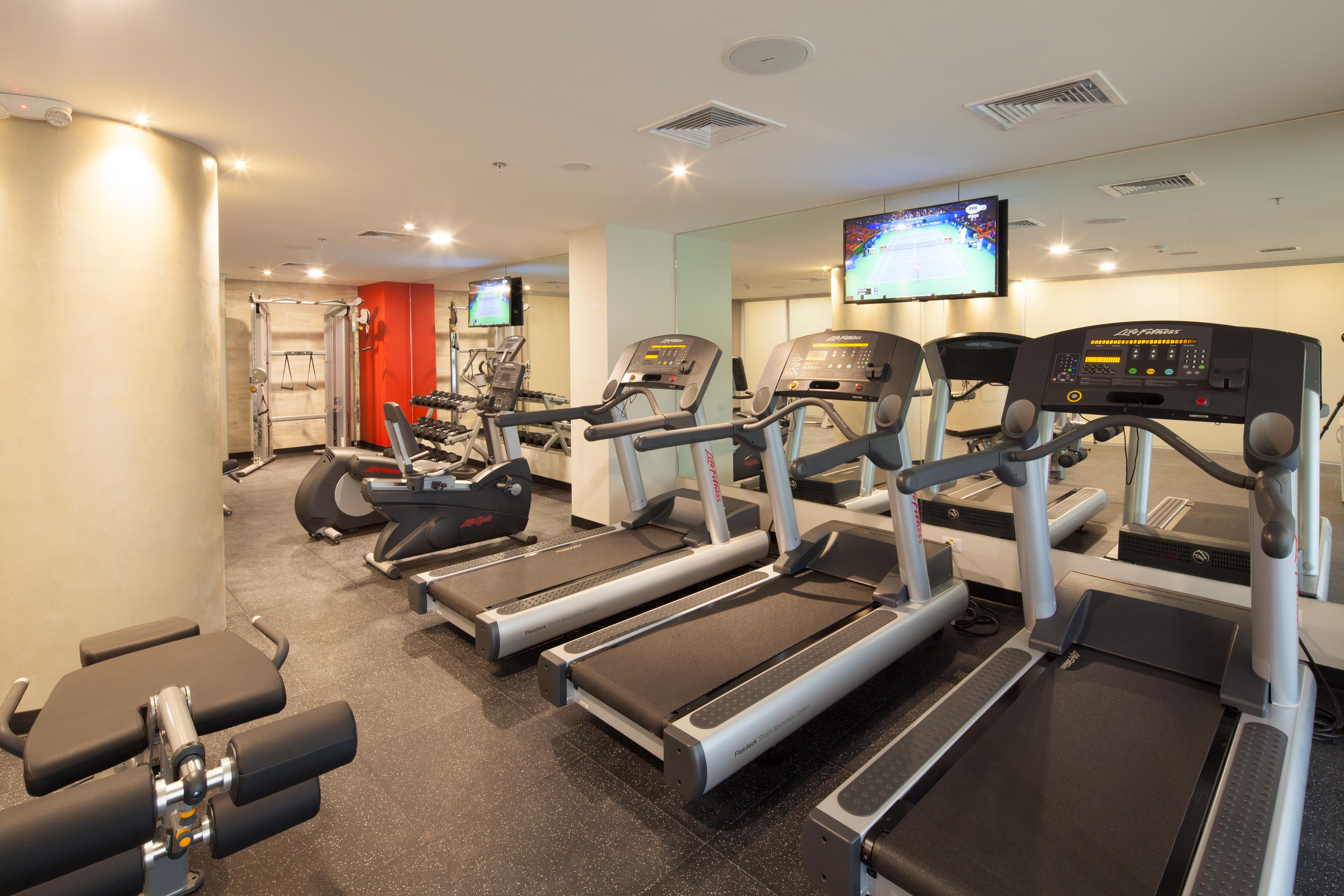 Radisson Hotel Santa Cruz Санта-Крус-де-ла-Сьерра Экстерьер фото