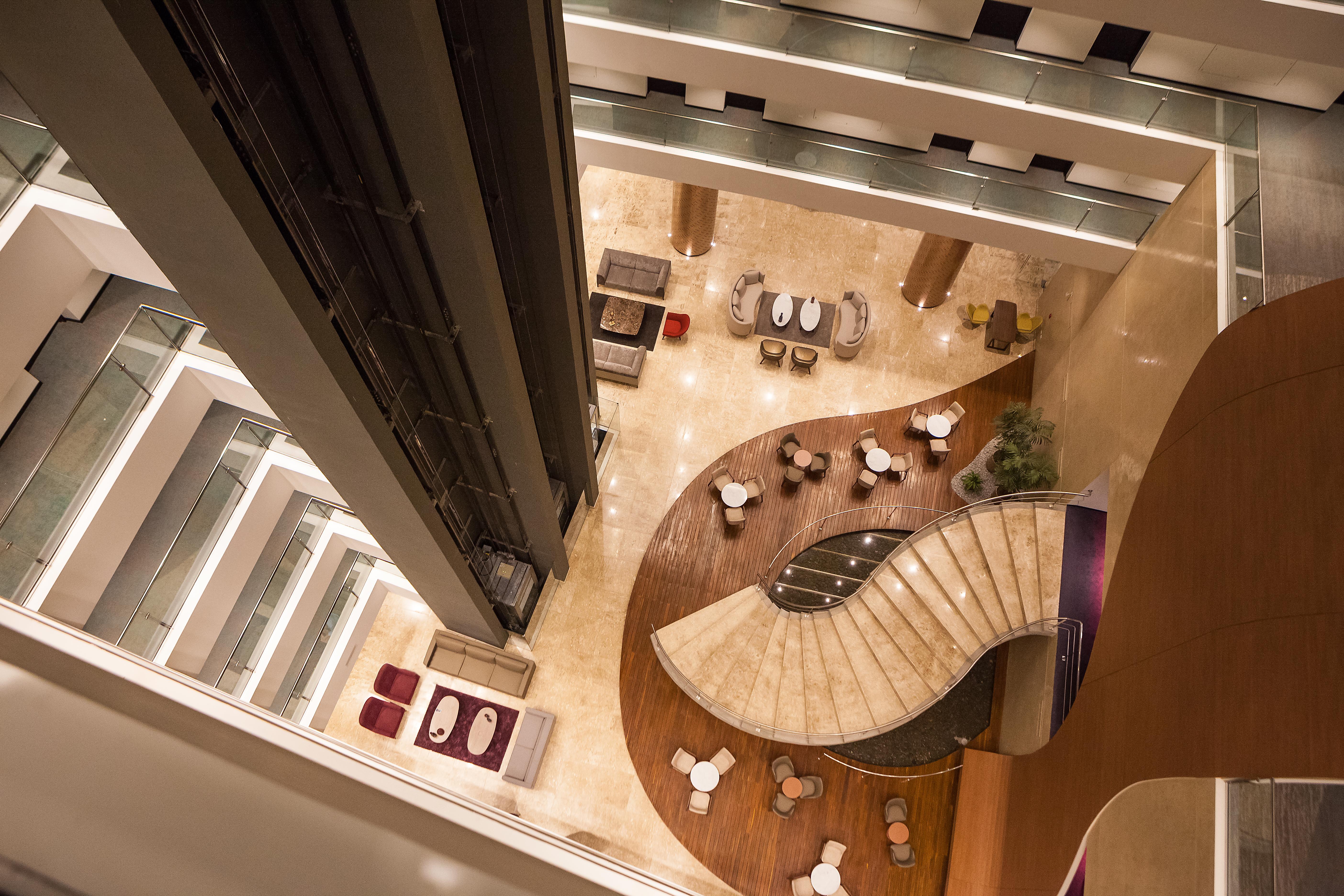Radisson Hotel Santa Cruz Санта-Крус-де-ла-Сьерра Экстерьер фото