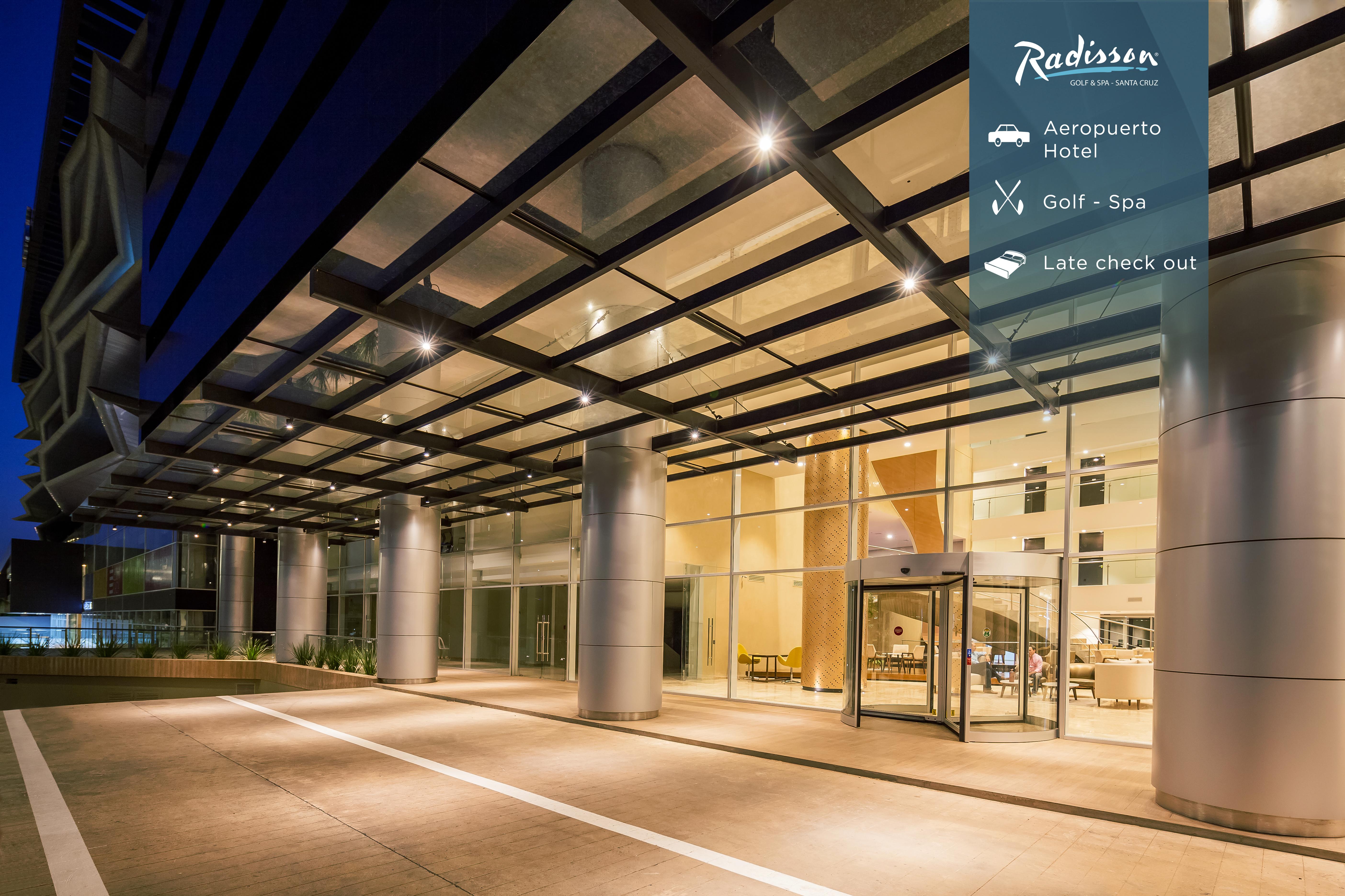 Radisson Hotel Santa Cruz Санта-Крус-де-ла-Сьерра Экстерьер фото