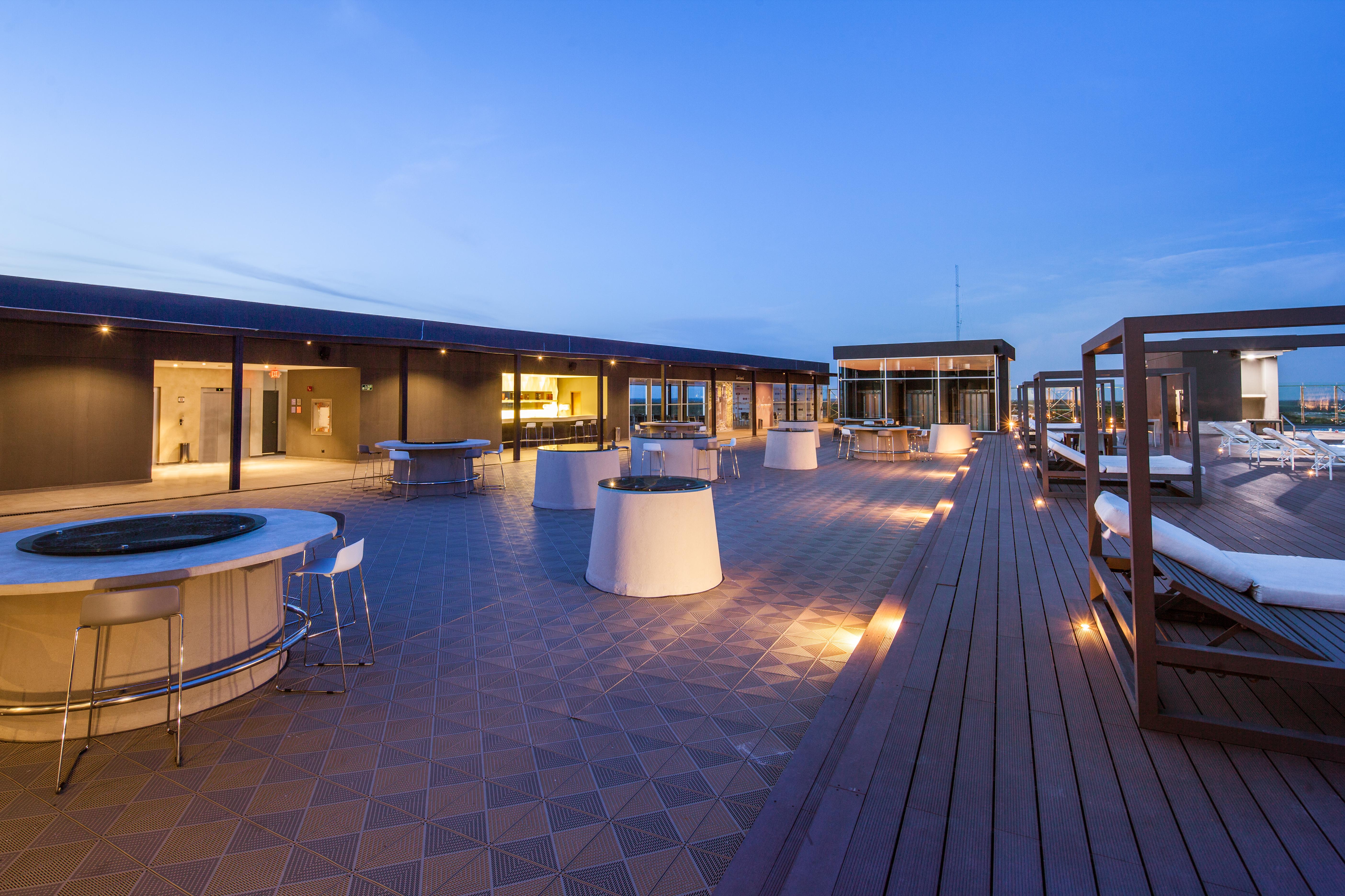 Radisson Hotel Santa Cruz Санта-Крус-де-ла-Сьерра Экстерьер фото